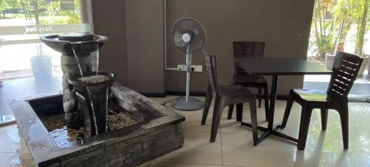 吉隆坡机场Collection O酒店(原名巴里旅馆)(Collection O KLIA Formerly Bary Inn)图片