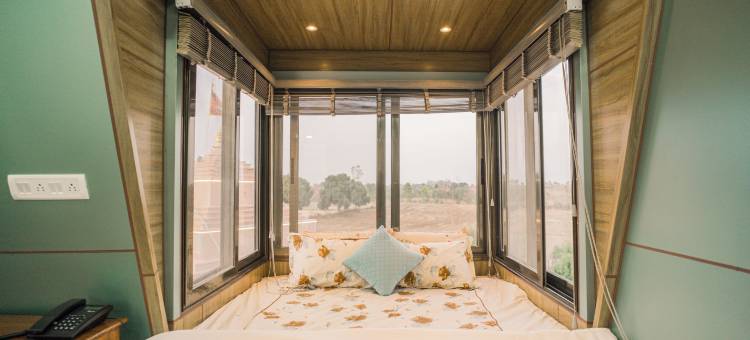 博帕尔Sanjeevani农场：豪华五卧室私人泳池别墅(Sanjeevani Farms Bhopal - A Luxury 5 Bedroom Private Pool Villa)图片