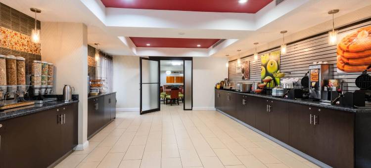 夏莫维尔拉昆塔温德姆套房酒店/ 新河峡谷国家公园(La Quinta Inn & Suites Summersville/New River National Park)图片