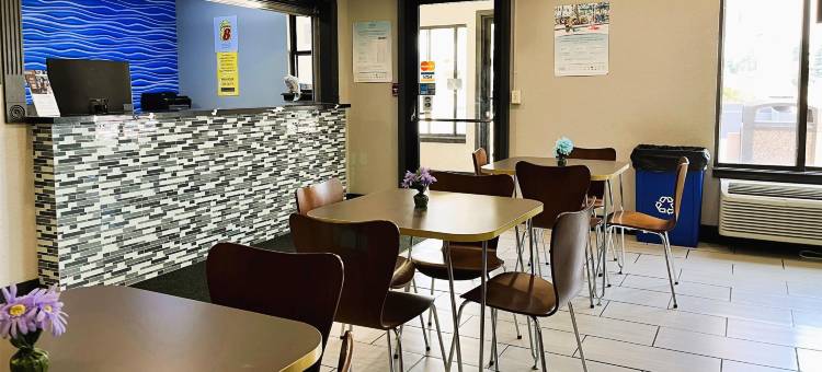 温森斯速8酒店(Super 8 by Wyndham Vincennes)图片