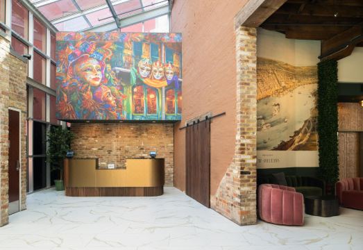 Courtyard New Orleans Warehouse Arts District Hotel Overview