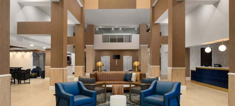 诺福克机场希尔顿逸林酒店(DoubleTree by Hilton Hotel Norfolk Airport)图片