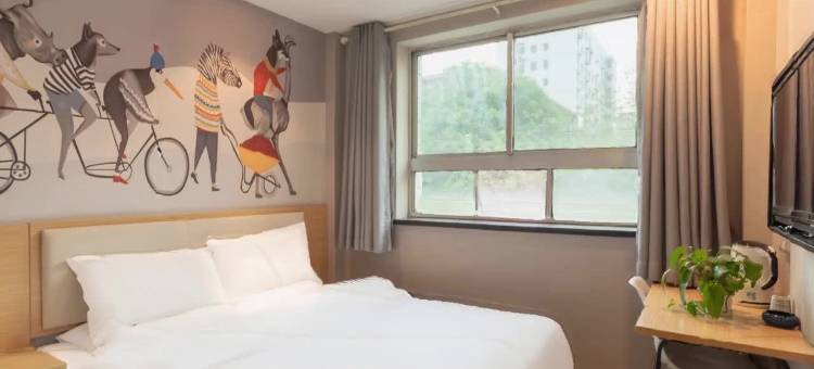 布丁严选酒店(西安建筑科技大学李家村地铁站店)图片