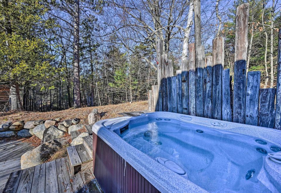 Log Cabin in Wilmington w/ New Hot Tub by Skiing! Hotel Overview