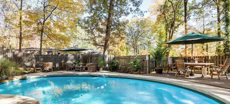 宽敞的普鲁士亚国王之家，配有2个游戏室(Spacious King of Prussia Home w/ 2 Game Rooms)图片