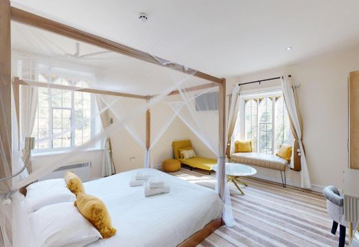 High Tor Hotel Hotel Overview