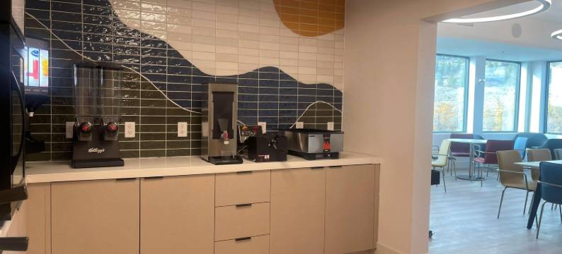 温德姆基洛纳拉昆塔温德姆酒店套房(La Quinta Inn & Suites By Wyndham Kelowna Bc)图片