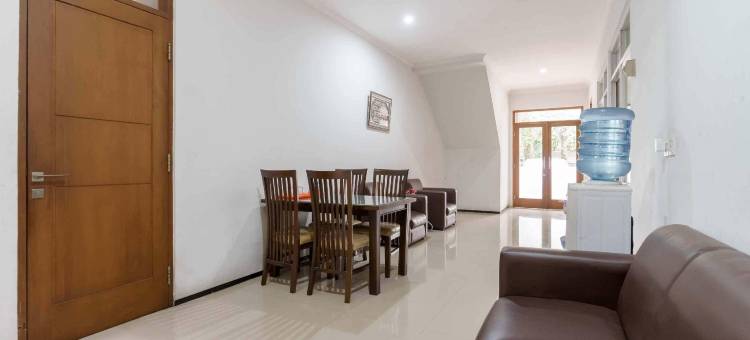 Aimer Guest House Syariah Mitra RedDoorz图片