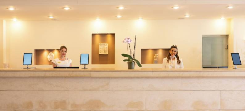 Canvas by Mitsis Messonghi图片