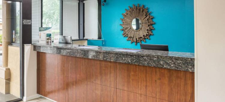 伊克诺旅馆棕榈海岸中心(Econo Lodge)图片