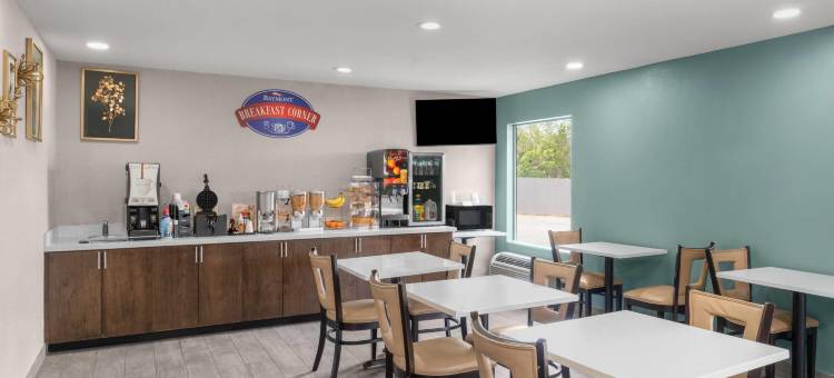 艾奥瓦莱克查尔斯美吟酒店(Baymont by Wyndham Iowa Lake Charles)图片