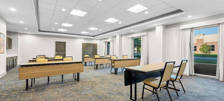 奈特戴尔罗里欢朋套房酒店(Hampton Inn & Suites by Hilton Knightdale Raleigh)图片