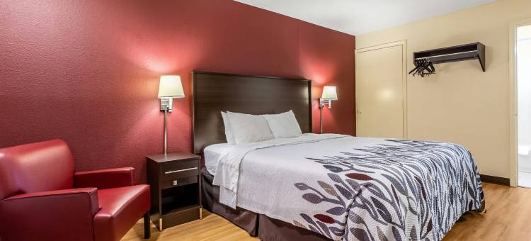 红顶酒店-斯科茨堡(Red Roof Inn Scottsburg)图片