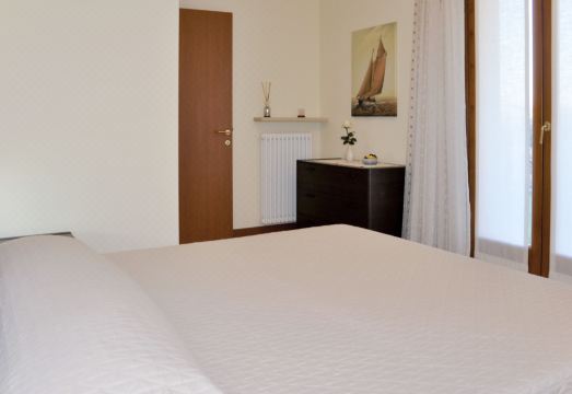 Lady Anna Hotel Overview