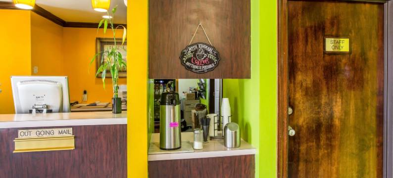 罗德威旅馆及套房斯迈尔纳 - 纳什维尔地区(Rodeway Inn & Suites)图片