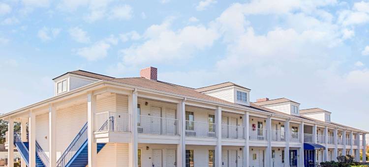 森林之城温德姆呗盟套房酒店(Baymont by Wyndham Forest City)图片