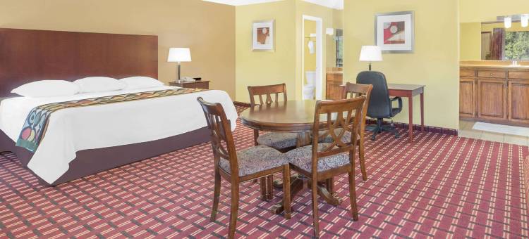 克尔维尔速8酒店(Super 8 by Wyndham Kerrville TX)图片