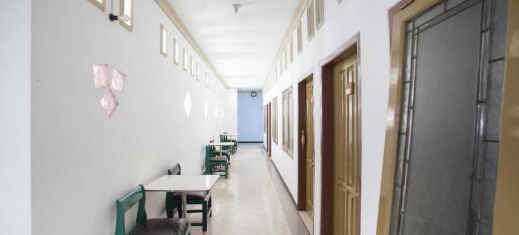 桑塔纳伊斯兰酒店(RedDoorz Syariah at Santana Stasiun Kepanjen)图片