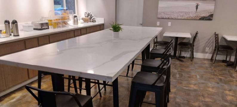 丘拉维斯塔海湾酒店(SureStay Hotel by Best Western Chula Vista San Diego Bay)图片