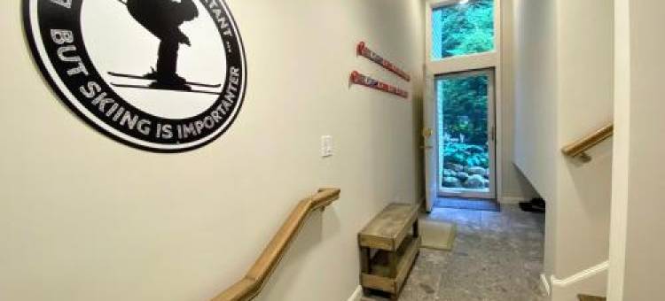 R7 Ski-in Ski-Out Bretton Woods Townhome on 2-Mile Home Trail Mt Washington Views图片