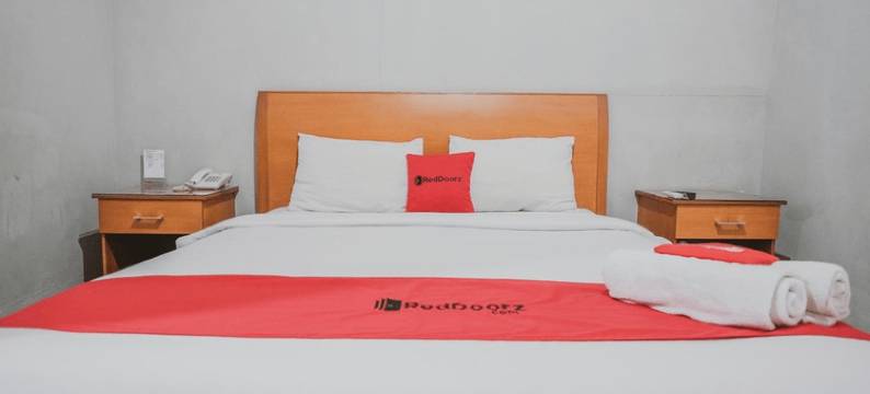 红门 – 贾兰帕尔 10 占碑酒店(RedDoorz Premium @ Jalan Pal 10 Jambi)图片