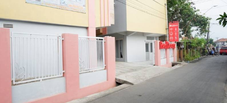 红多兹伊斯兰酒店-近普禾加多马格诺RSUD(RedDoorz Syariah Near Rsud Margono Purwokerto)图片