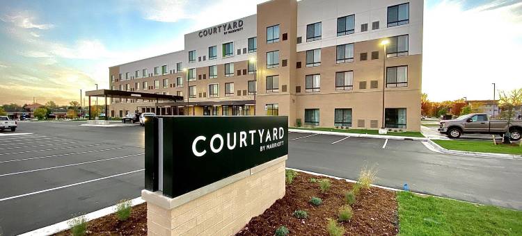 东兰辛奥克莫斯万豪万怡酒店(Courtyard East Lansing Okemos)图片