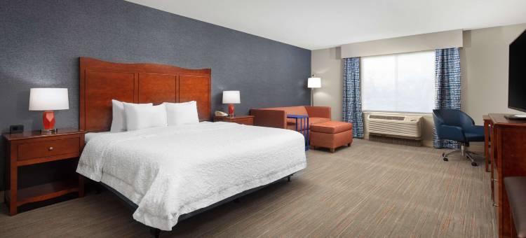 梅德福欢朋酒店(Hampton Inn Medford)图片