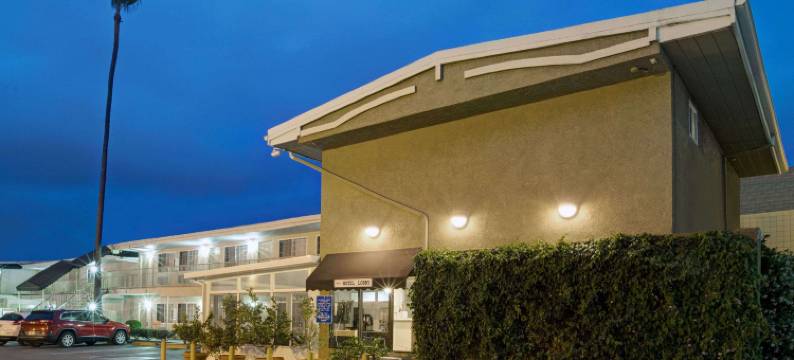 洛杉矶-卡尔弗城地区速 8 酒店(Super 8 by Wyndham Culver)图片