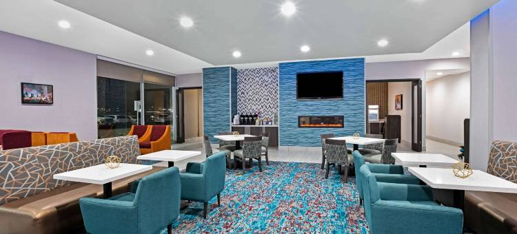 达拉斯沃斯堡机场西-格拉德-帕克斯拉昆塔温德姆套房酒店(La Quinta Inn & Suites by Wyndham DFW West-Glade-Parks)图片