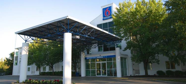 伯灵顿科尔切斯特6号汽车旅馆(Motel 6 Colchester, VT - Burlington)图片