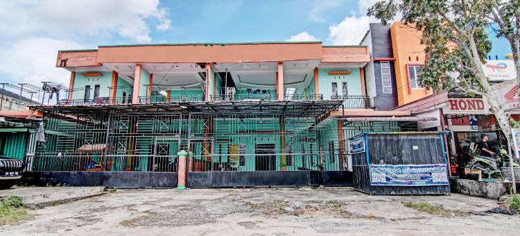 Hotel O 彭吉纳潘沙菲拉酒店，靠近穆斯塔明多柏迈1号住宅区(Hotel O Penginapan Syafira Near Perumahan Mustamindo Permai 1)图片