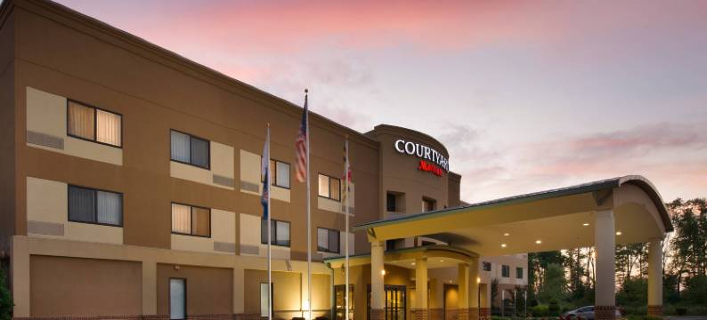 万怡华尔道夫酒店(Courtyard Waldorf)图片