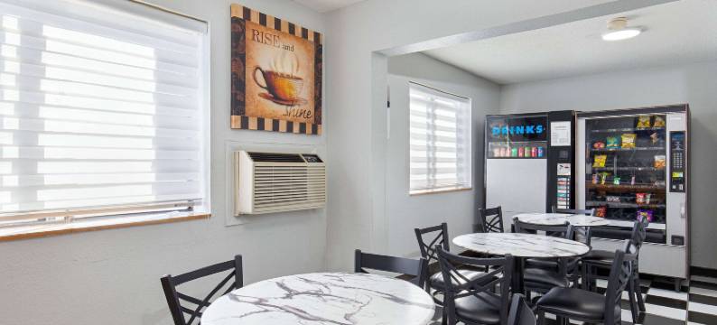 约翰逊城温德姆速8酒店(Super 8 by Wyndham Johnson City)图片