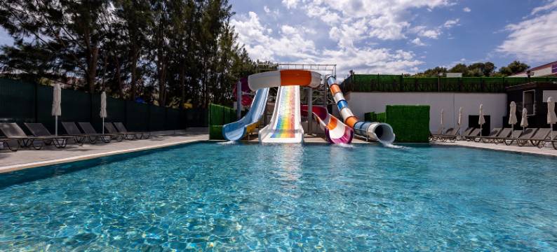 Ramada Hotel & Suites by Wyndham Kusadasi图片