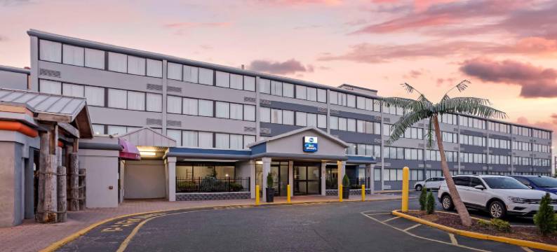 东布朗士维克温德姆戴斯酒店会议中心(Days Hotel by Wyndham East Brunswick Conference Center)图片