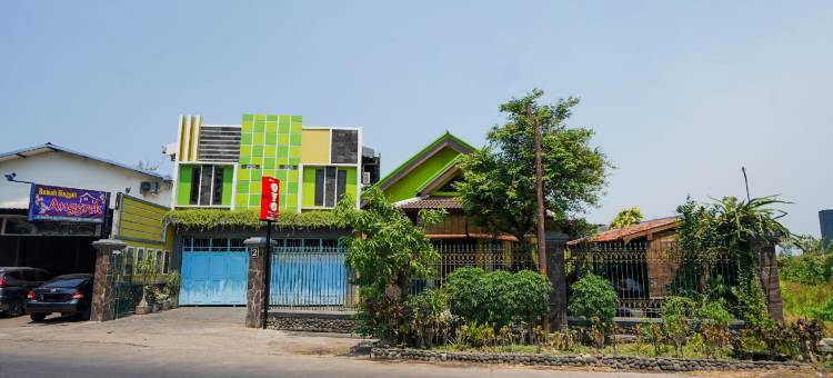 OYO1639安格雷克伊斯兰1号住宿酒店(Rumah Singgah Anggrek Syariah RedPartner)图片