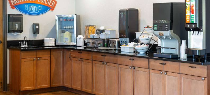 拉格兰奇呗盟套房酒店(Baymont by Wyndham LaGrange)图片