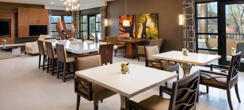 雷丁日晷桥喜来登酒店(Sheraton Redding Hotel at the Sundial Bridge)图片