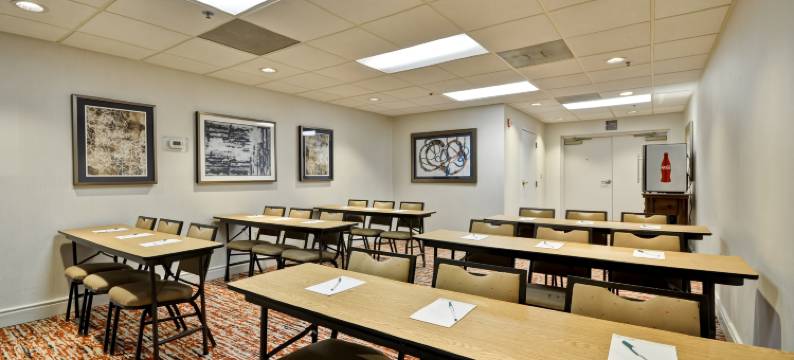 凤凰城比尔特摩Homewood Suites by Hilton(Homewood Suites by Hilton Phoenix - Biltmore)图片