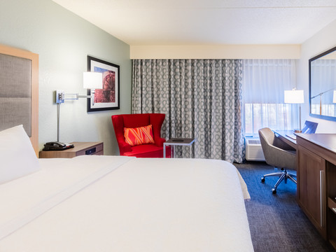 圣彼得斯圣查尔斯希尔顿欢朋酒店