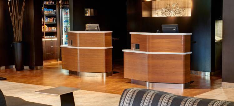 芝加哥-奥克布鲁克特莱斯露台万怡酒店(Courtyard Chicago Oakbrook Terrace)图片