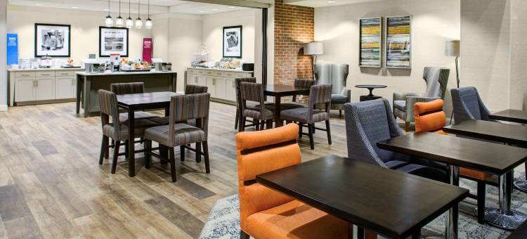 匹兹堡堪萨斯十字路口希尔顿欢朋套房酒店(Hampton Inn & Suites Pittsburg Kansas Crossing)图片