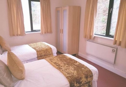 Lake View Villa - Rosecraddoc Manor Hotel Overview