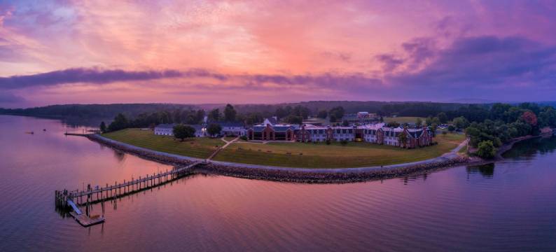 美妙的度假之旅：在切萨皮克湾享受我们的舒适木屋！(Amazing Getaway: Enjoy Our Cozy Log Cabins on the Chesapeake Bay!)图片