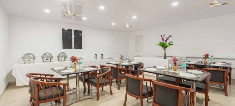 Treebo皇家广场，距离海滨海滩700米(Treebo Royal Plaza,700 MTS from Promenade Beach)图片