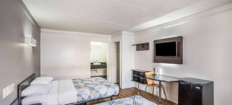 达拉斯市场中心6号汽车旅馆(Motel 6 Dallas, TX - Market Center)图片