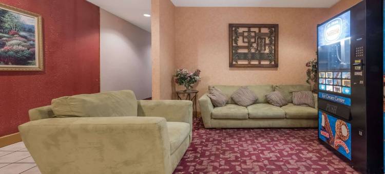 南沃斯堡市中心温德姆速 8 酒店(Super 8 by Wyndham Fort Worth Downtown South)图片