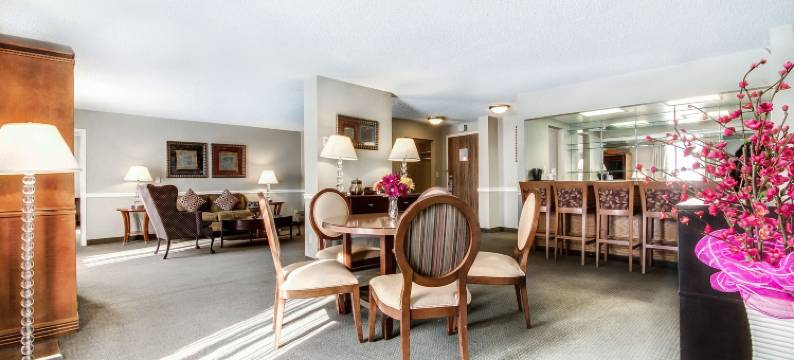 亚特兰大机场华美达广场酒店(Ramada Plaza by Wyndham Atlanta Airport)图片