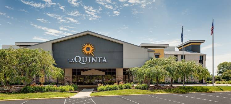 底特律都会机场拉昆塔温德姆套房酒店(La Quinta Inn & Suites by Wyndham Detroit Metro Airport)图片